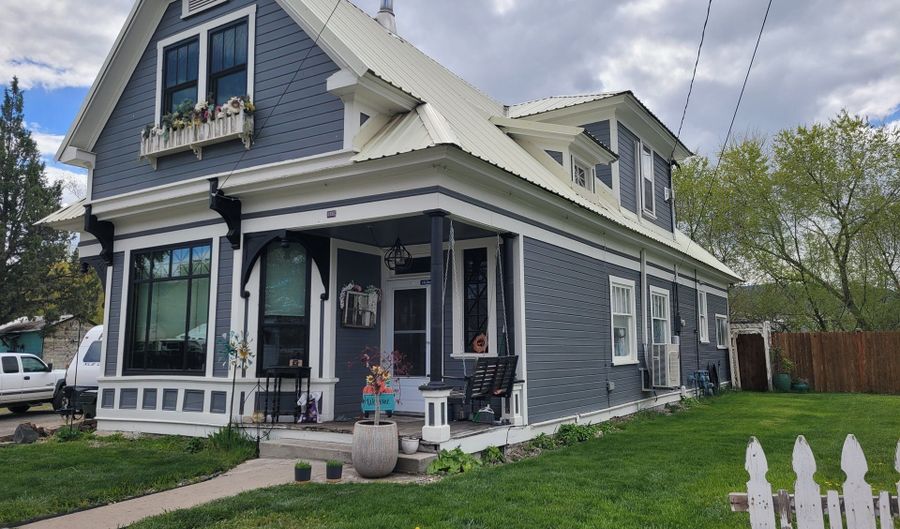 1917 CLIFFORD St, Baker City, OR 97814 - 4 Beds, 2 Bath