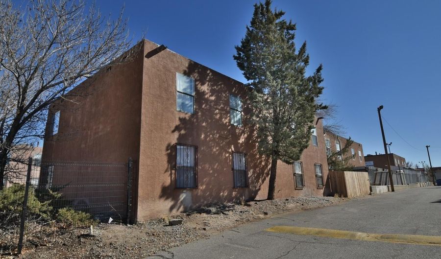 2810 Vail Ave SE, Albuquerque, NM 87106 - 8 Beds, 4 Bath