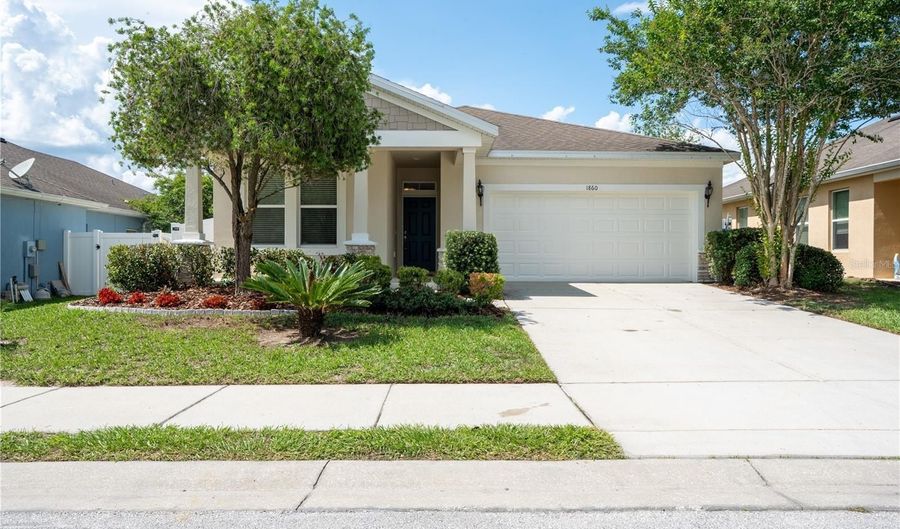 1860 SKYVIEW Dr, Auburndale, FL 33823 - 3 Beds, 2 Bath