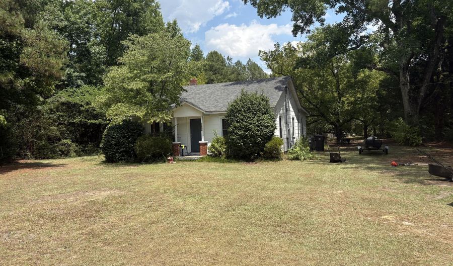 12905 Us 15-501 Hwy N 12905, Aberdeen, NC 28315 - 3 Beds, 1 Bath