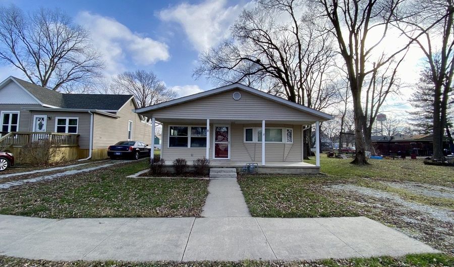 646 Elm Ave, Neoga, IL 62447 - 3 Beds, 2 Bath