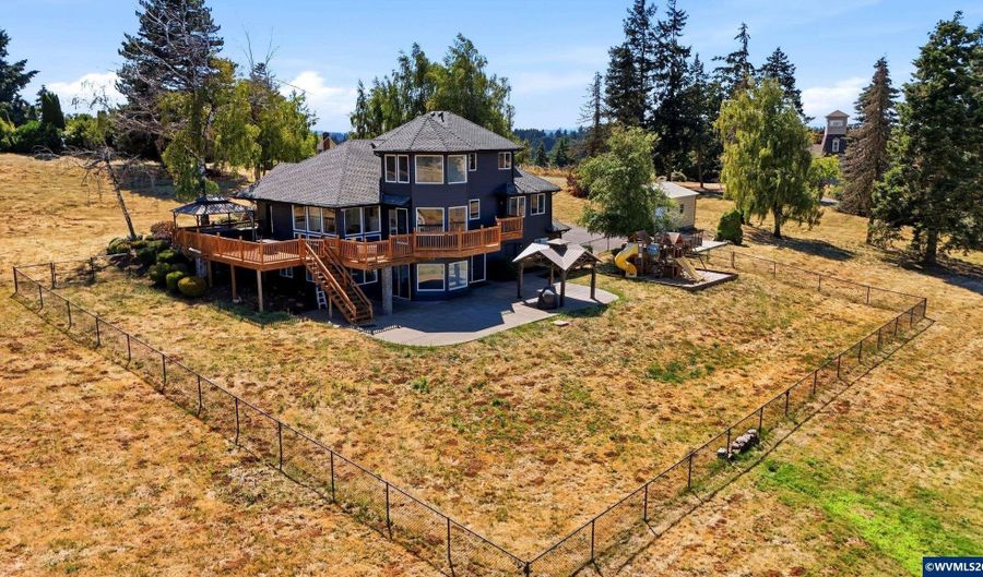 8325 Redwood Dr SE, Aumsville, OR 97325 - 4 Beds, 4 Bath