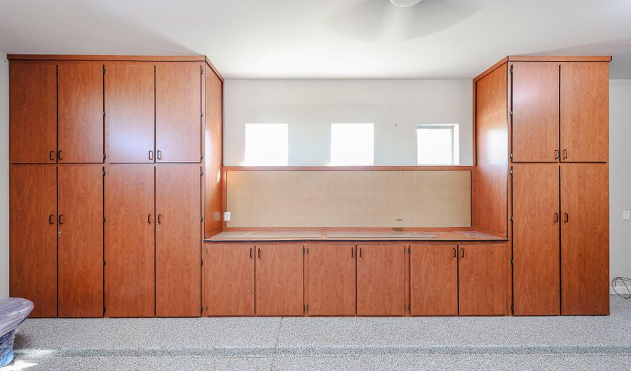 6327 E DIXILETA Dr E, Cave Creek, AZ 85331 - 4 Beds, 3 Bath