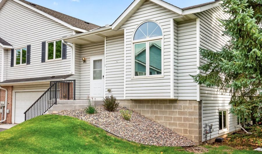 14799 Endicott Way, Apple Valley, MN 55124 - 2 Beds, 2 Bath