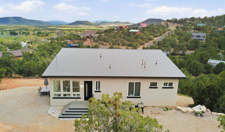 442 E PINE VIEW Dr, Central, UT 84722 - 3 Beds, 3 Bath