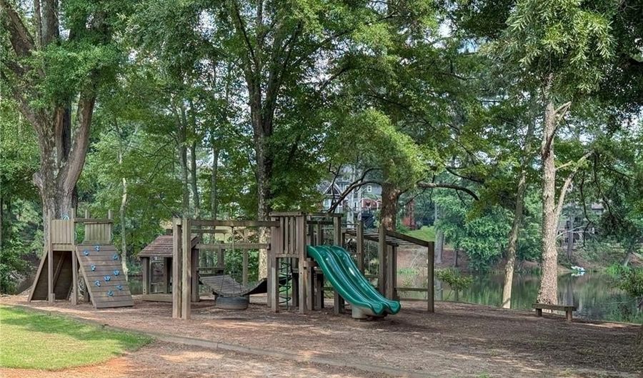 8965 Laurel Way, Alpharetta, GA 30022 - 5 Beds, 4 Bath