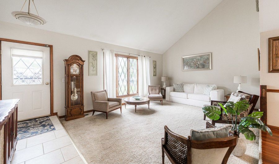 1205 N Scarlet Dr, Addison, IL 60101 - 4 Beds, 4 Bath