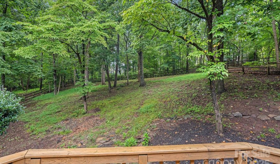 4123 Beauvista Dr, Charlotte, NC 28269 - 3 Beds, 3 Bath