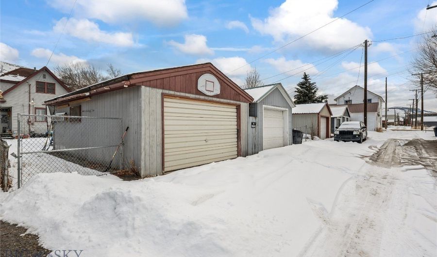 612 E 3rd St, Anaconda, MT 59711 - 3 Beds, 2 Bath