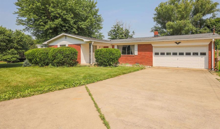 335 E State Road 58, Bedford, IN 47421 - 3 Beds, 2 Bath