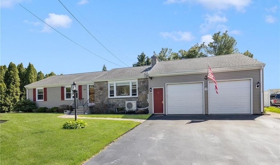289 Oliphant Ln, Middletown, RI 02842 - 3 Beds, 3 Bath