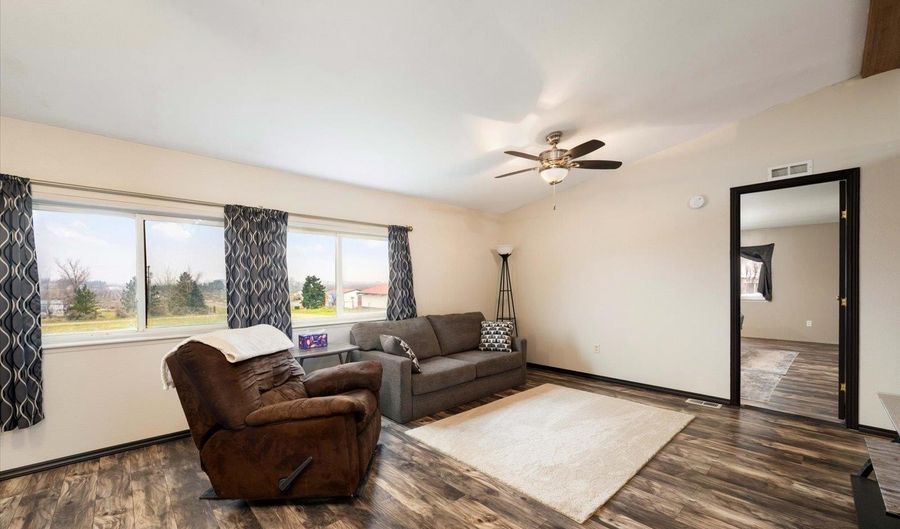 27404 E Ambassador Pr NE, Benton City, WA 99320 - 3 Beds, 2 Bath