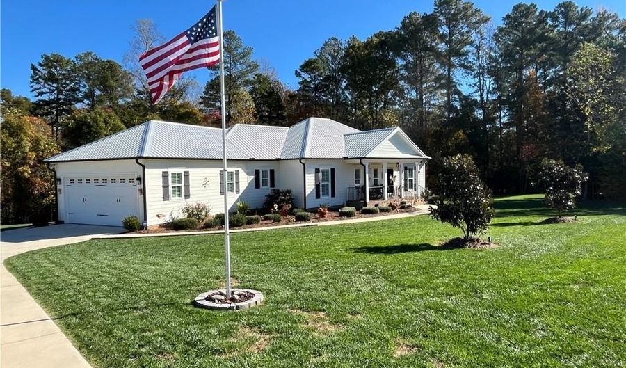 3526 Tot Hill Farm Rd, Asheboro, NC 27205 - 3 Beds, 3 Bath