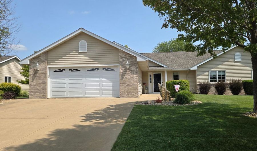 1405 26th St SW, Austin, MN 55912 - 3 Beds, 3 Bath