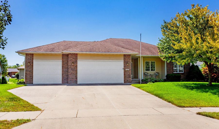 3309 SW Edgewood Ln, Ankeny, IA 50023 - 4 Beds, 3 Bath