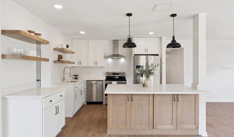 1429 YATES St, Orlando, FL 32804 - 4 Beds, 2 Bath