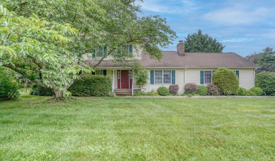 126 SPRINGFIELD Way, Dover, DE 19904 - 4 Beds, 3 Bath