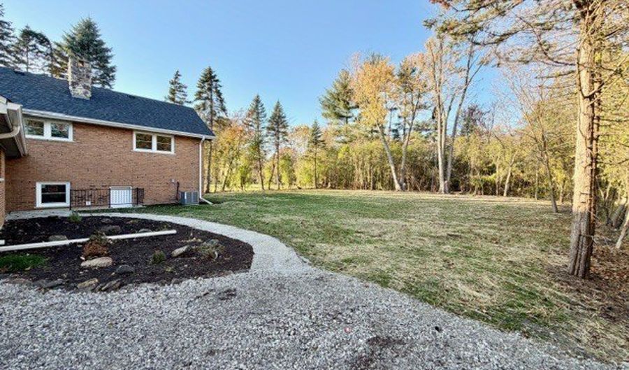 22 W070 Byron Ave, Addison, IL 60101 - 4 Beds, 2 Bath