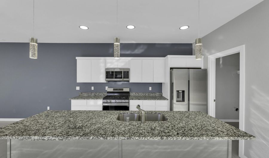 236 LAGO MAGGIORE St, El Paso, TX 79928 - 4 Beds, 2 Bath