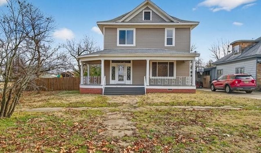 1000 SW Jennings Ave, Bartlesville, OK 74003 - 4 Beds, 2 Bath
