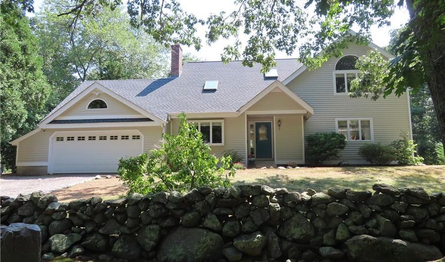 95 Farmholme Rd, Stonington, CT 06379 - 3 Beds, 3 Bath