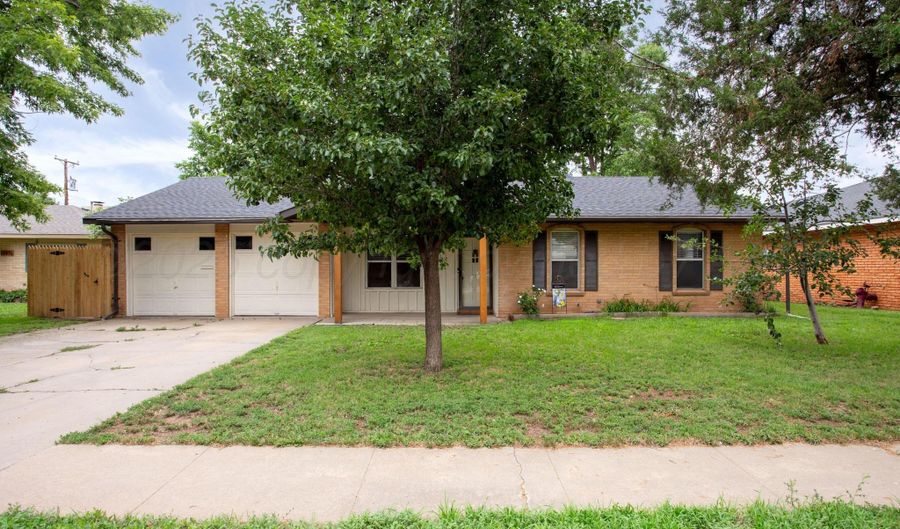 4011 CLEARWELL St, Amarillo, TX 79109 - 3 Beds, 2 Bath