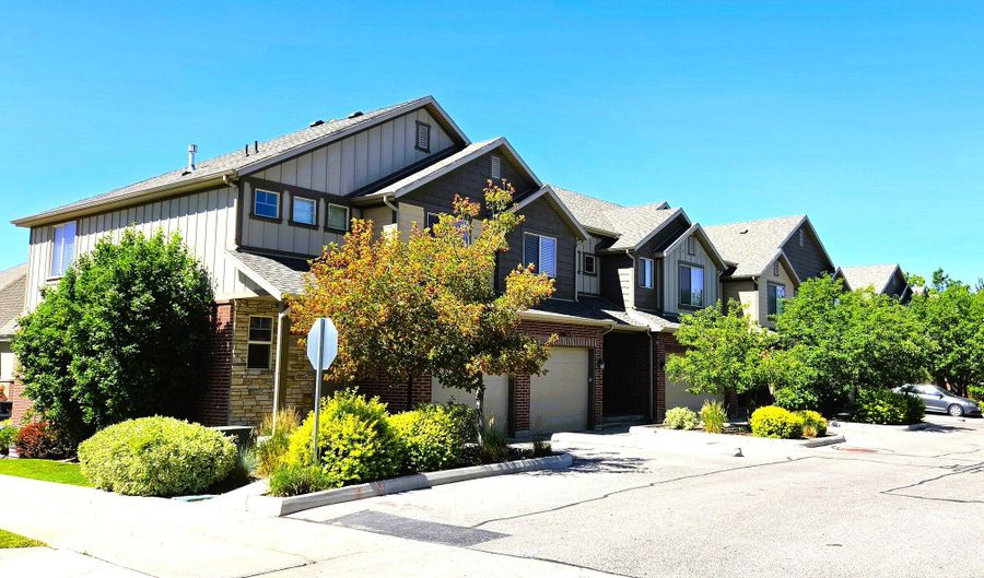 9607 N 4500 St W, Cedar Hills, UT 84062 - 3 Beds, 3 Bath