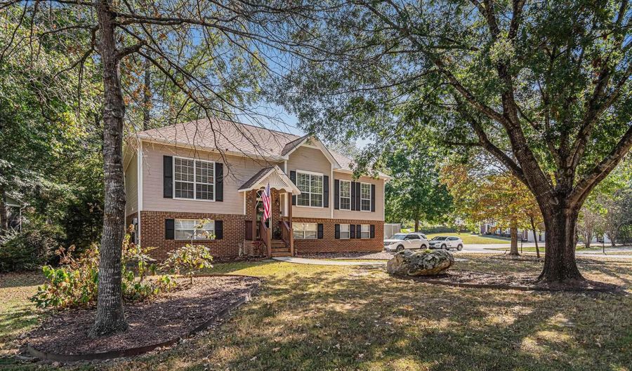 352 DOGWOOD Trl, Alabaster, AL 35007 - 4 Beds, 3 Bath