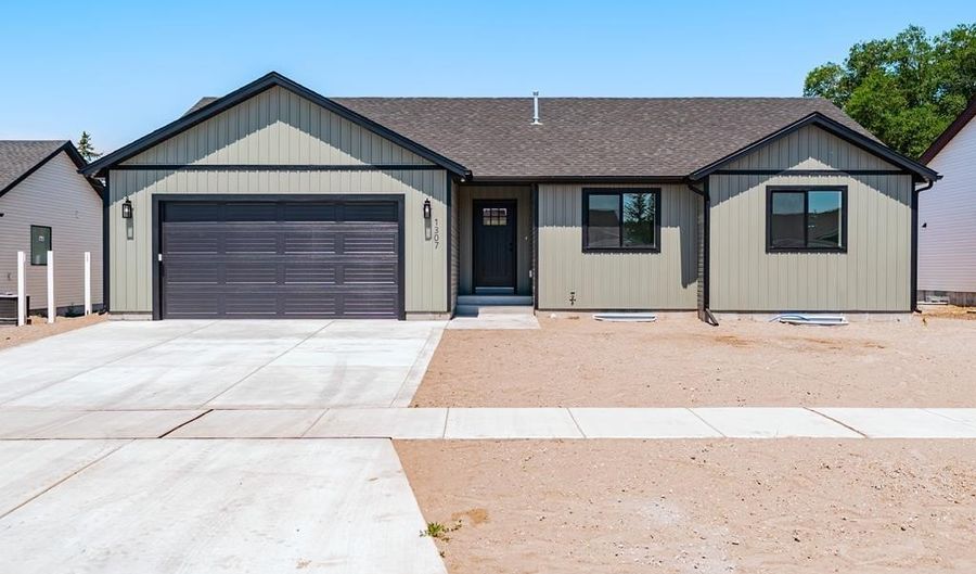 1307 Harris Loop, Blackfoot, ID 83221 - 3 Beds, 2 Bath