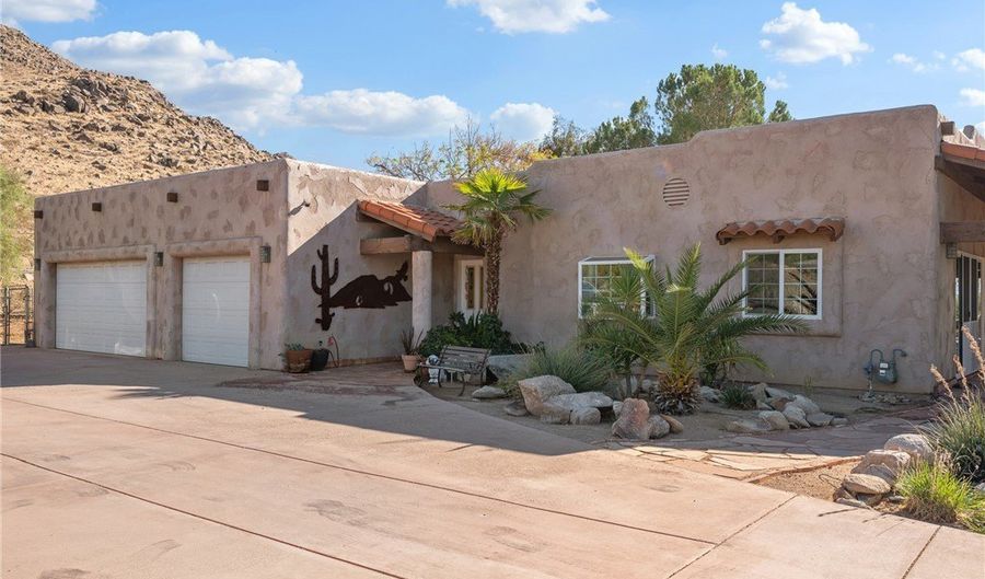 16045 Rimrock, Apple Valley, CA 92307 - 3 Beds, 3 Bath