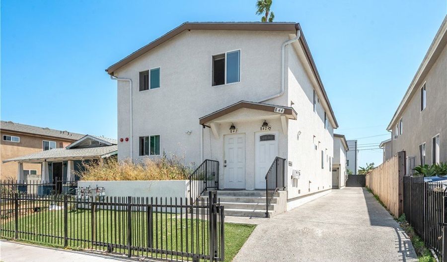 844 W 78th St, Los Angeles, CA 90044 - 13 Beds, 8 Bath