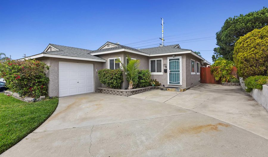 8360 Dallas St, La Mesa, CA 91942 - 3 Beds, 2 Bath