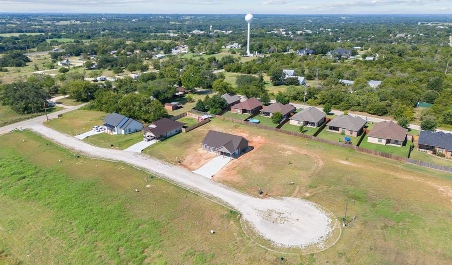 408 Poplar Ct, Hico, TX 76457 - 3 Beds, 2 Bath