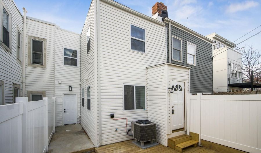 1411 MONTELLO Ave NE, Washington, DC 20002 - 3 Beds, 3 Bath