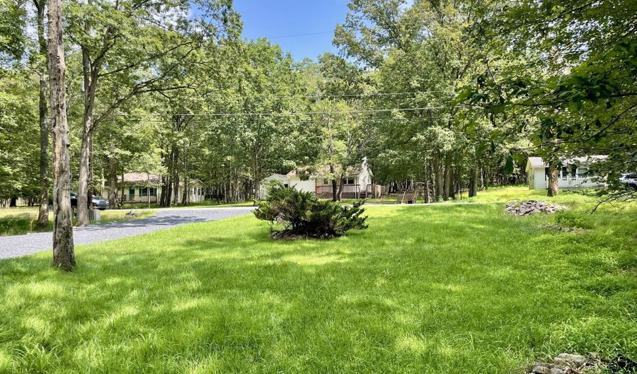 113 Lenape Trl, Albrightsville, PA 18210 - 3 Beds, 2 Bath
