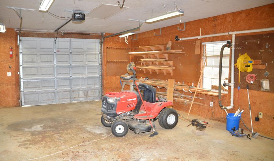 105 Fox Run Rd, Brandon, MS 39047 - 3 Beds, 2 Bath