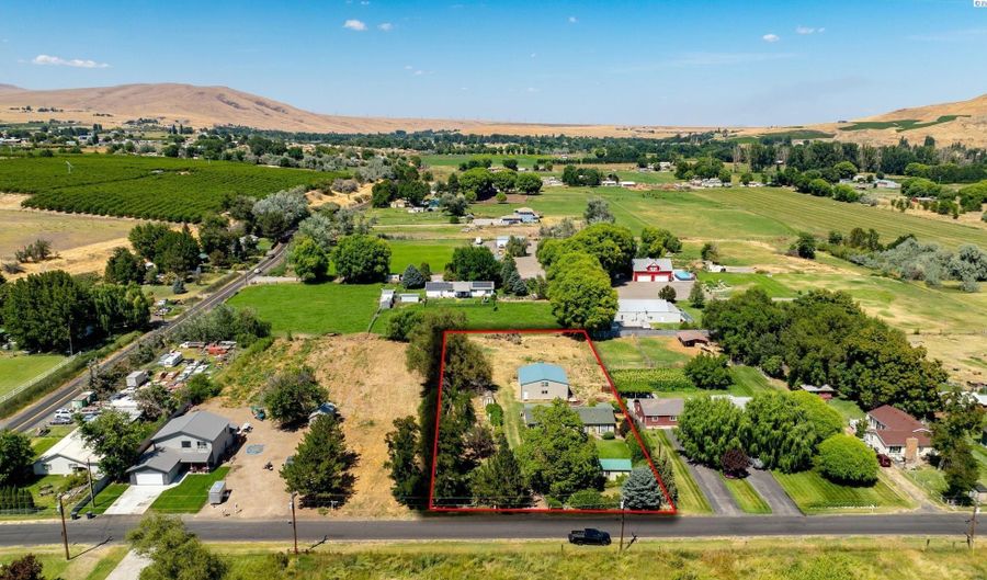 6802 E Pendleton Rd, Benton City, WA 99320 - 3 Beds, 2 Bath