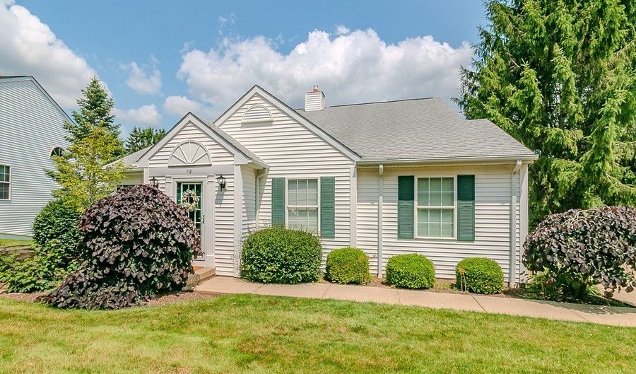 118 Kensington Ct, Aurora, OH 44202 - 2 Beds, 2 Bath