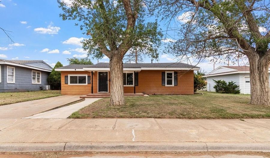 904 NW 9th St, Andrews, TX 79714 - 3 Beds, 1 Bath