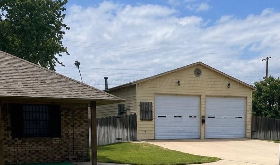 906 N FAIRMONT St, Amarillo, TX 79106 - 2 Beds, 1 Bath