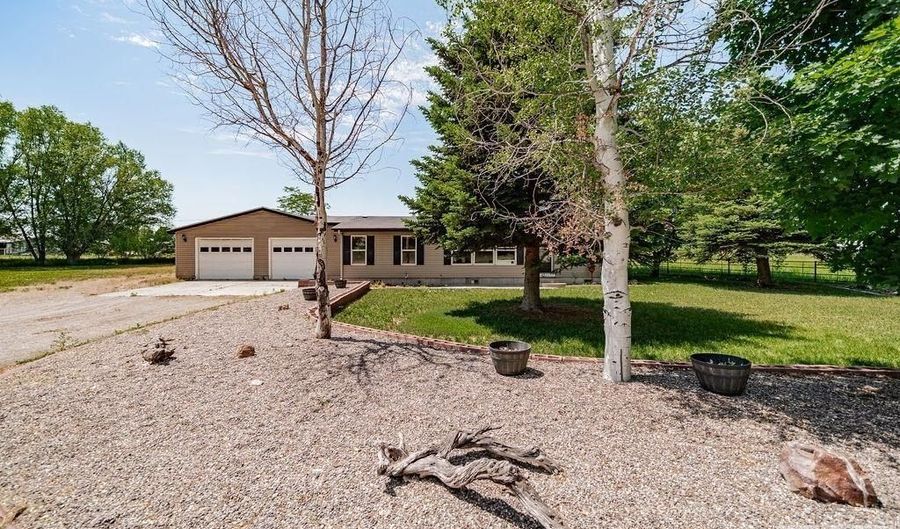 62 S 35 W, Blackfoot, ID 83221 - 3 Beds, 2 Bath