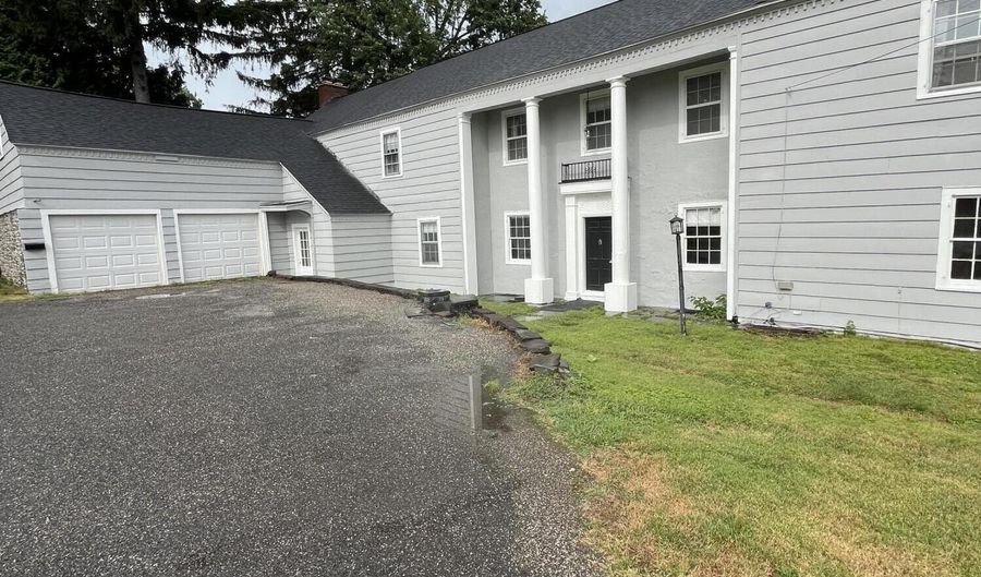 9 Birch Hill Rd, Albany, NY 12211 - 6 Beds, 4 Bath