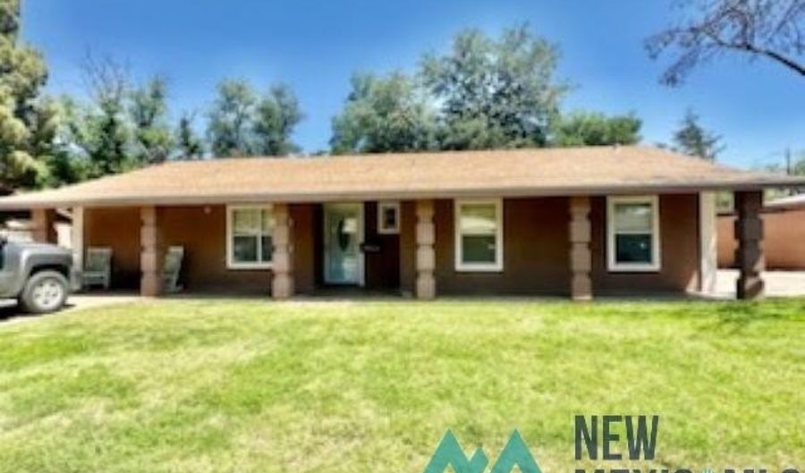 1504 Bryan Cir, Carlsbad, NM 88220 - 5 Beds, 4 Bath