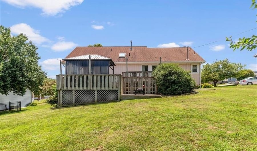 1507 Prairie Dr, Atchison, KS 66002 - 3 Beds, 2 Bath