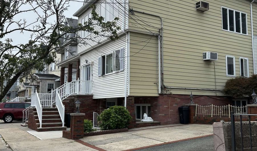 24 E 31ST St 2, Bayonne, NJ 07002 - 2 Beds, 1 Bath