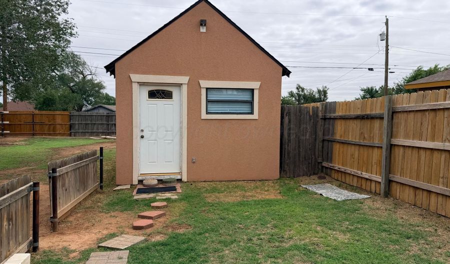 208 B N TENNESSEE, Amarillo, TX 79106 - 2 Beds, 1 Bath