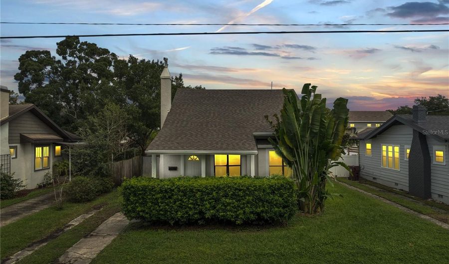 915 W PRINCETON St, Orlando, FL 32804 - 4 Beds, 2 Bath