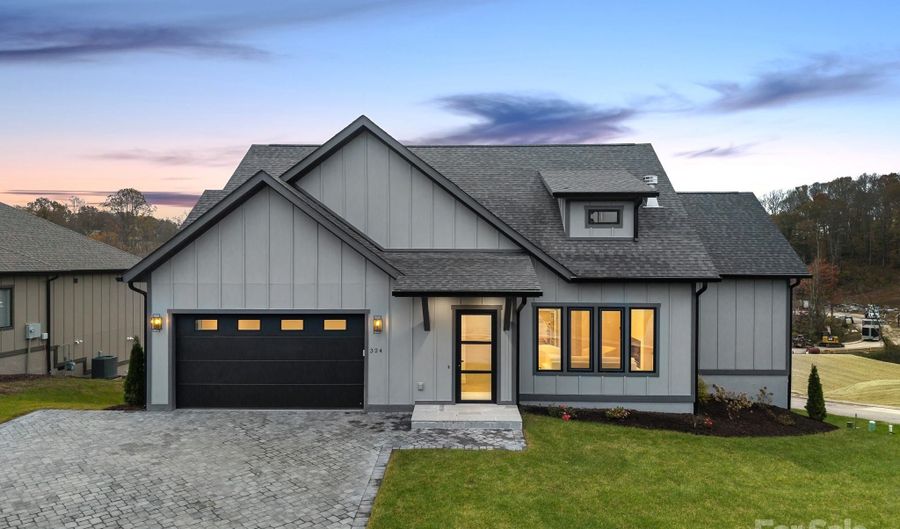 324 Avery Trail Dr 26, Arden, NC 28704 - 3 Beds, 4 Bath