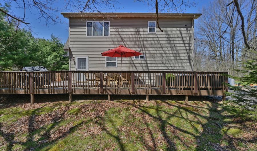 292 MCKUEN Way, Albrightsville, PA 18210 - 3 Beds, 2 Bath