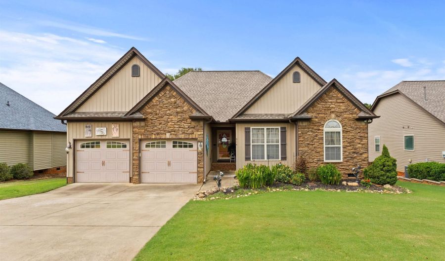 314 War Emblem Dr, Boiling Springs, SC 29316 - 3 Beds, 2 Bath